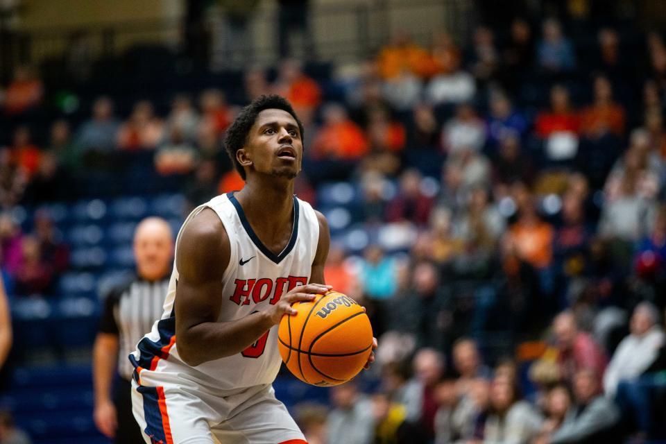 Hope's Clayton Dykhouse takes a free throw to bring the game against North Central within two Wednesday, Dec. 21, 2022, at DeVos Fieldhouse. 