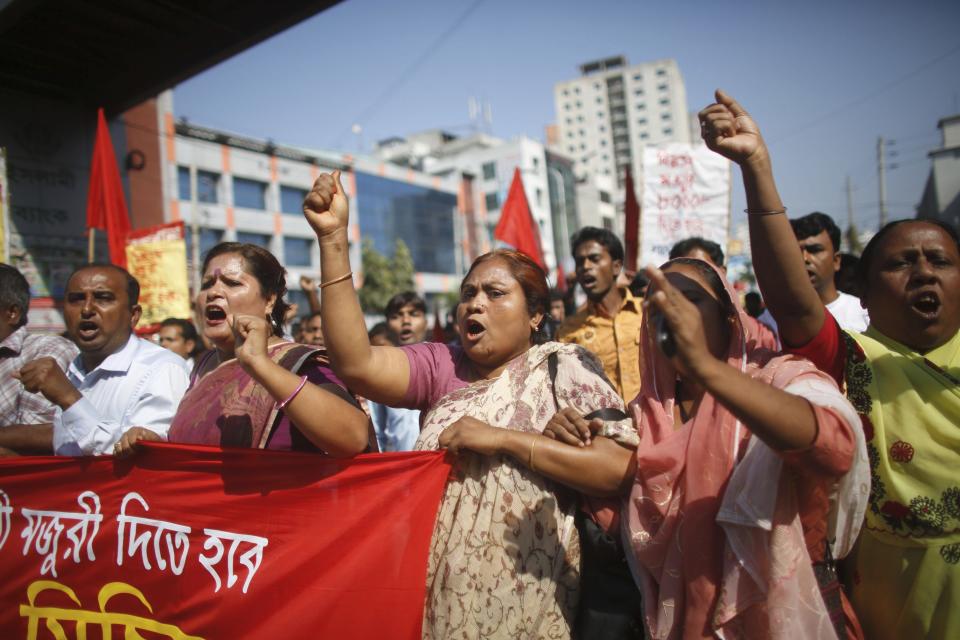 Bangladesh garment workers clash with police