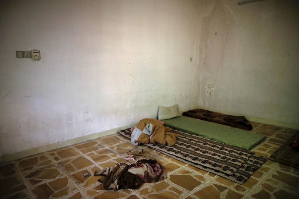 <p>Mattresses of prisoners are seen inside a compound used as a prison by Islamic State militants in the 17 Tamuz (July 17) district, in western Mosul, Iraq, June 6, 2017. (Alkis Konstantinidis/Reuters) </p>