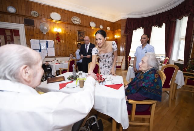 Meghan visits Royal Variety Charity care home