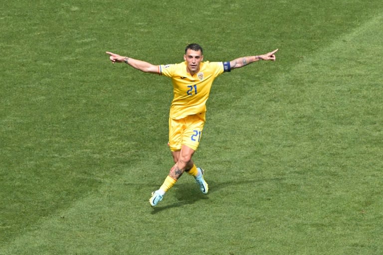 Nicolae Stanciu auteur d'une frappe superbe pour la Roumanie face à l'Ukraine, à l'Euro-2024, le 17 juin 2024 à Munich (DAMIEN MEYER)