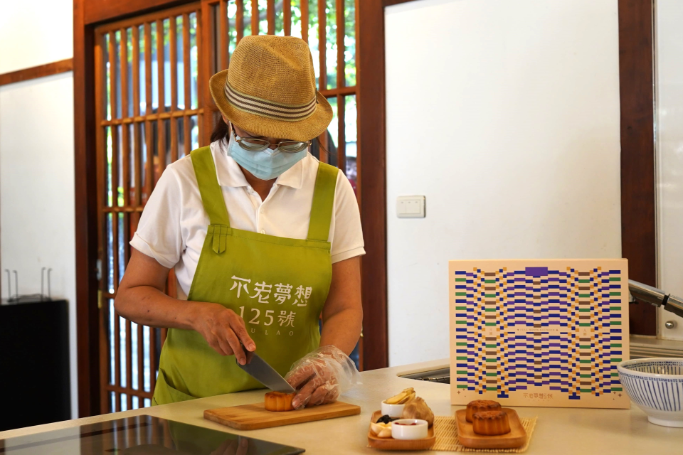 不老料理人憶梅姐