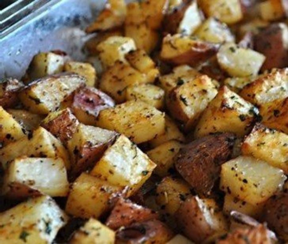 <p>Parade</p><p>Super simple seasoned potatoes that are the perfect pairing for your meal.</p><p><strong>Get the recipe: <a href="/842161/kristamarshall/oven-baked-home-fries/" data-ylk="slk:Oven Baked Home Fries;elm:context_link;itc:0;sec:content-canvas" class="link ">Oven Baked Home Fries</a></strong></p>