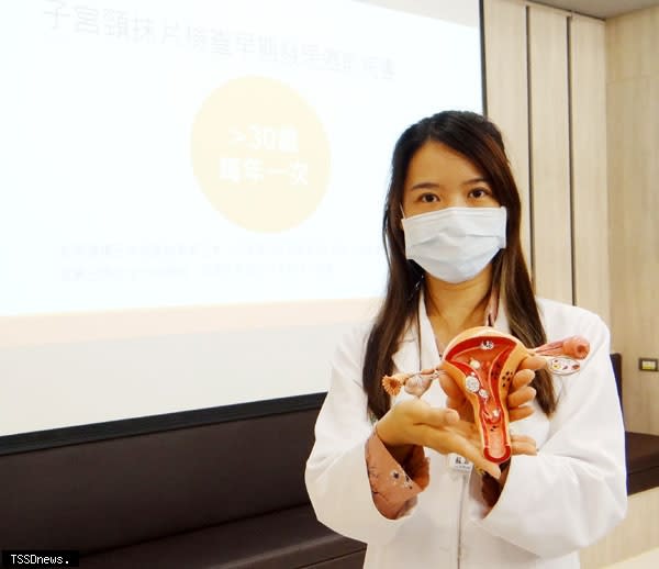 蘇若荃醫師說，婦女可趁疫情相對較穩定，把握機會完成子宮頸抹片檢查。（記者蔡清欽攝）