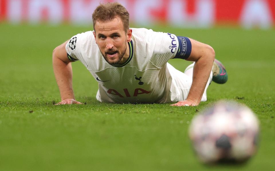 Harry Kane of Tottenham Hotspur looks dejected during the UEFA Champions League round of 16 leg two match between Tottenham Hotspur and AC Milan at Tottenham Hotspur Stadium on March 08, 2023 in London, England
