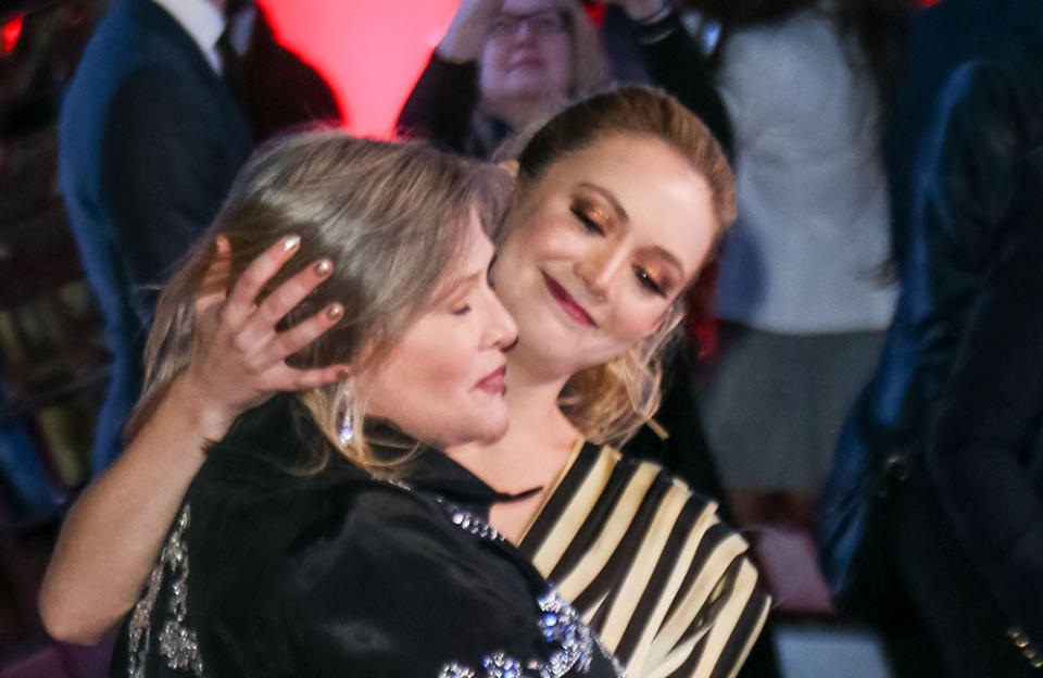 Billie Lourd has paid a heartfelt tribute to Carrie Fisher credit:Bang Showbiz