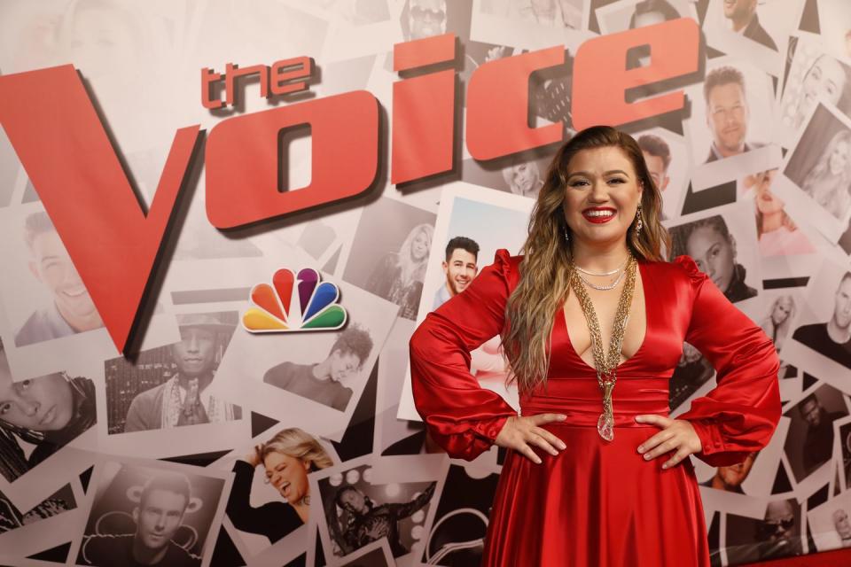 the voice 2022 kelly clarkson plunging red dress