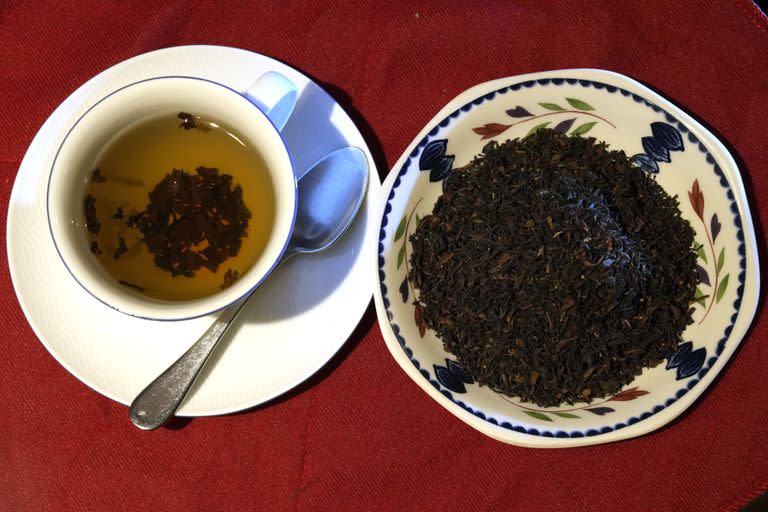 El café tiene significativamente más polifenoles, buenos para la microbiota intestinal, que el té verde y el té verde tiene más que el té negro (foto)