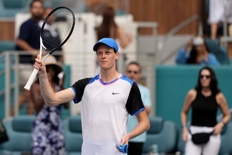 Jannik Sinner es el máximo favorito a quedarse con el título en el Masters 1000 de Miami, tras la eliminación de Carlos Alcaraz