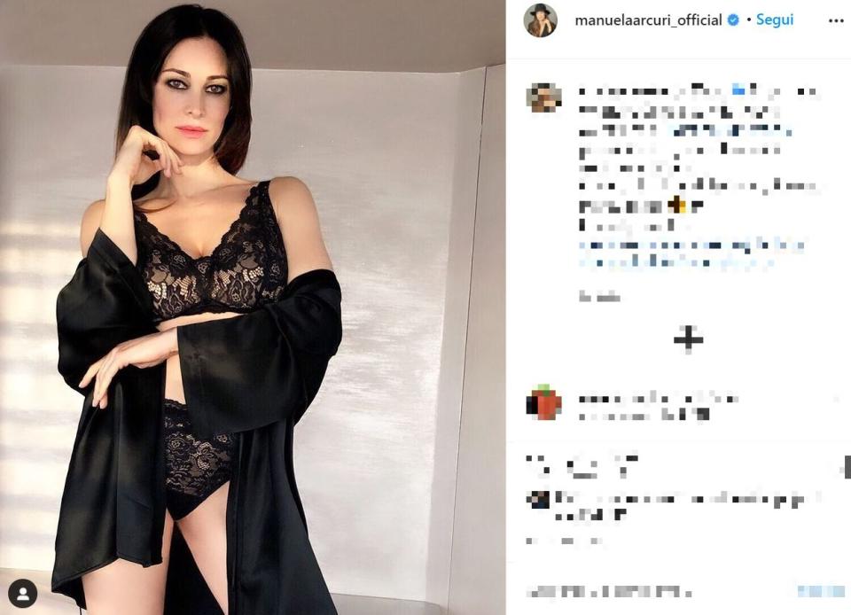 L'attrice e showgirl è molto attiva sui social e ama condividere con i suoi follower pensieri positivi ma anche immagini mozzafiato. E i like e i commenti piccanti dei fan non mancano mai.