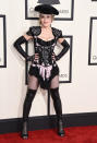 <p>Sí, Madonna se vistió de torera en los Grammy (con montera incluida) tras apostar por otro icónico diseño de Givenchy. (Foto: Gtres). </p>