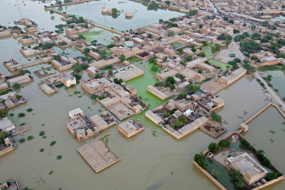 Image: Flooding in Pakistan after monsoon (Fida Hussain / AFP - Getty Images)