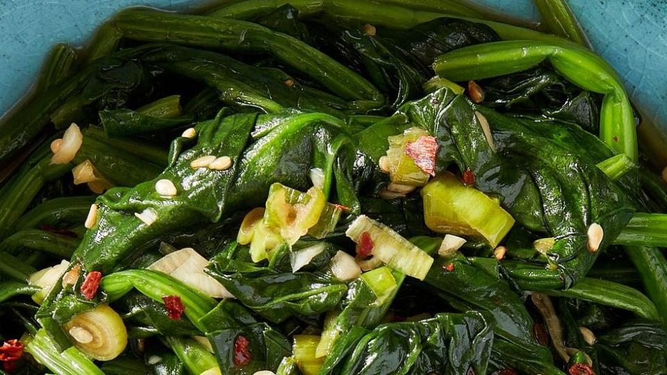 garlic sesame sautéed spinach