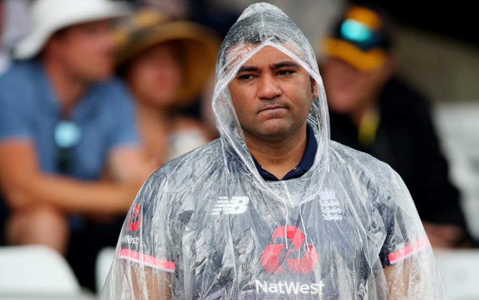 Rain delays the start of play as a spectator dons a plastic poncho: Ashes: England vs Australia, third Test day three live &#x002013; latest updates from Headingley