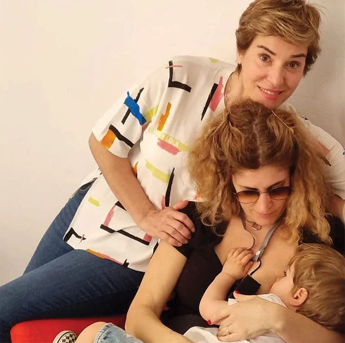 Anabel Alonso con su mujer y su hijo