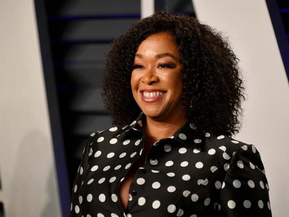 Shonda Rhimes en la lista de las 25 celebridades mejores pagas según Forbes