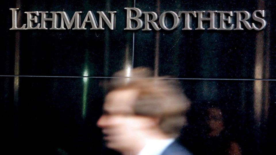 Die Investmentbank Lehman Brothers steht stellvertretend für die Finanzkrise 2008. (Bild: Peter Foley / EPA/ dpa)