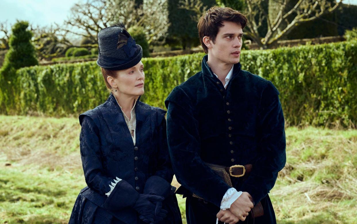 Julianne Moore and Nicholas Galitzine in Mary & George