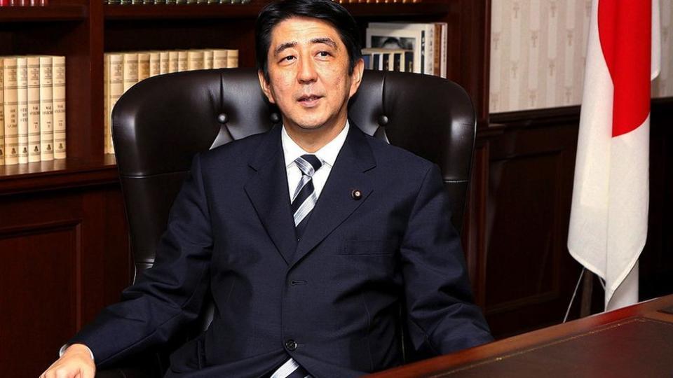 Abe en Tokio, tras su primera elección en septiembre de 2006.