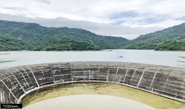 經過梅雨鋒面降雨助攻，臺南水庫總蓄水量達到五成三，整體水情趨於穩定。（記者李嘉祥攝）