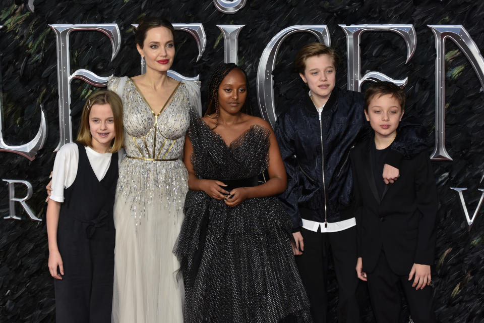 LONDON, UNITED KINGDOM - 2019/10/09: Vivienne Jolie-Pitt, Angelina Jolie, Zahara Jolie-Pitt, Shiloh Jolie-Pitt and Knox Leon Jolie-Pitt attend the Maleficent: Mistress of Evil European Premiere at the BFI IMAX Waterloo in London. (Photo by James Warren/SOPA Images/LightRocket via Getty Images)