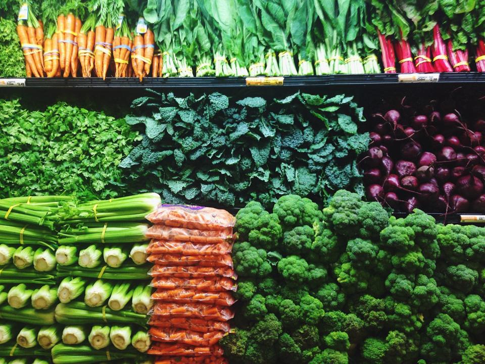 Look for alternative food stores that put an emphasis on reducing waste.