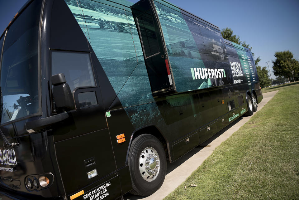 HuffPost sets up its&nbsp;bus outside of the William J. Clinton Presidential Library.