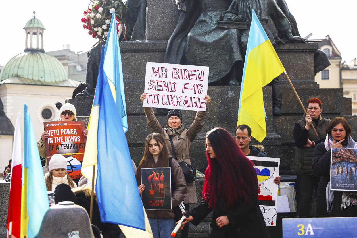 Ukrainian citizens and supporters attend a demonstration of solidarity with Ukraine (Beata Zawrzel / NurPhoto via AP file)