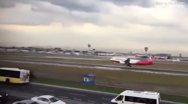 The moment the plane landed in Istanbul was also captured by ground staff. Photo: East2West News