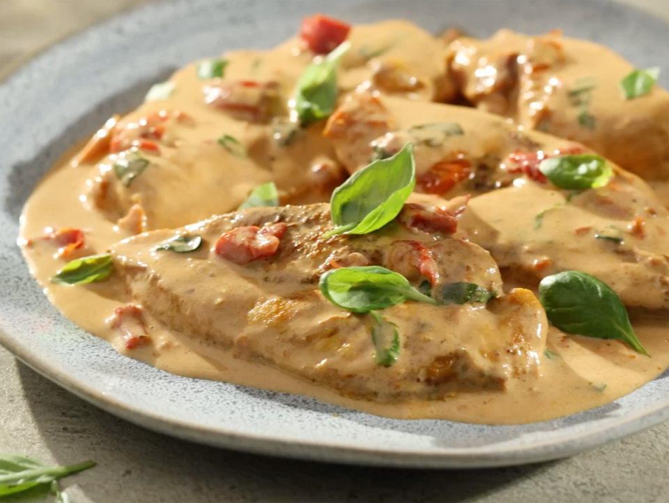 Juicy chicken and a rich, creamy sauce is an excellent combo (Philips)