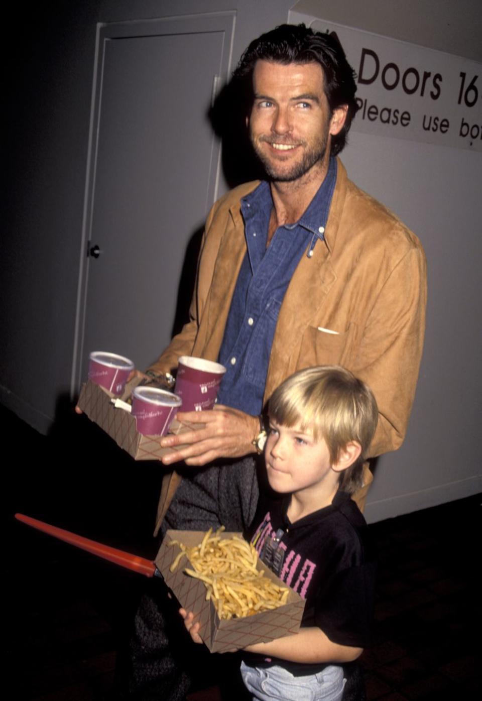 42 Times Famous Dads Looked Cool Hanging Out With Their Kids