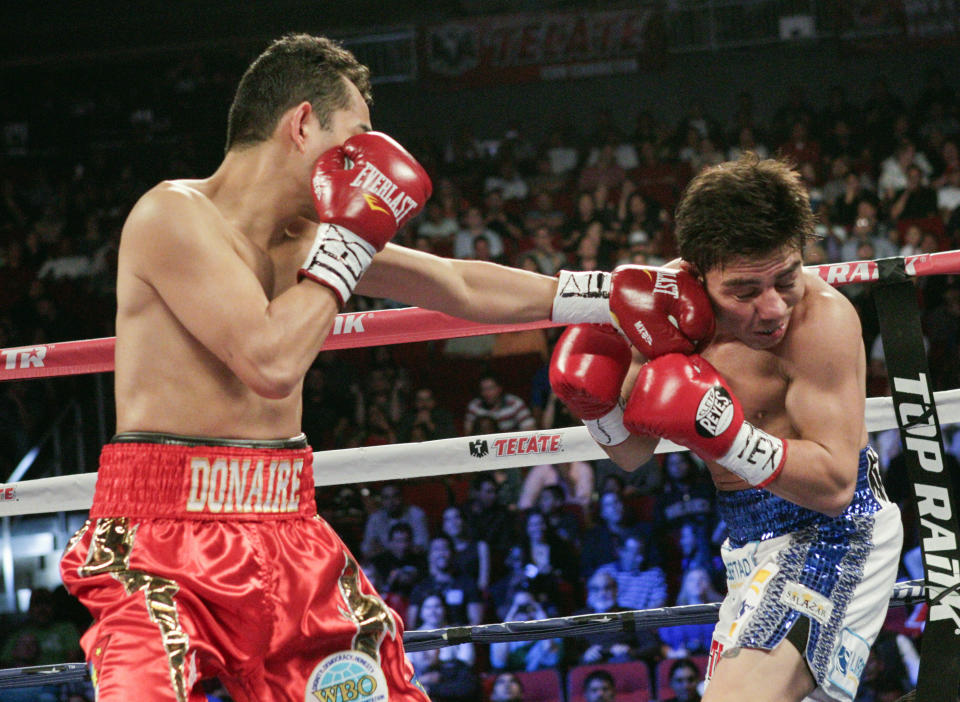 Nonito Donaire noqueó al Travieso en tres rounds y acabó con sus días en la élite del boxeo. (Bob Levey/Getty Images)