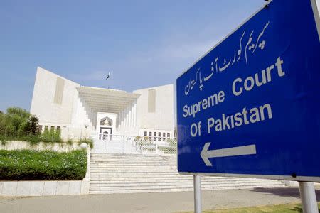 FILE PHOTO - A view of the Supreme Court of Pakistan in Islamabad, Pakistan April 20, 2017. REUTERS/Caren Firouz