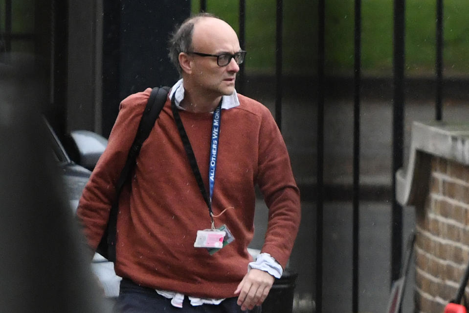 LONDON, ENGLAND - APRIL 28: Prime Minister's Chief Advisor Dominic Cummings arrives at Downing Street on April 28, 2020 in London, England. British Prime Minister Boris Johnson, who returned to Downing Street this week after recovering from Covid-19, said the country needed to continue its lockdown measures to avoid a second spike in infections. (Photo by Chris J Ratcliffe/Getty Images)