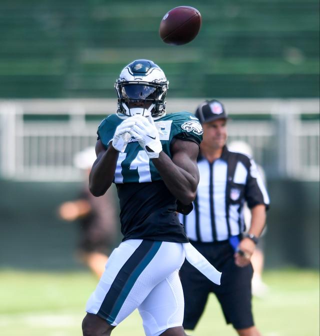 Quez Watkins, D'Andre Swift STEALING the show to start Philadelphia Eagles  training camp!