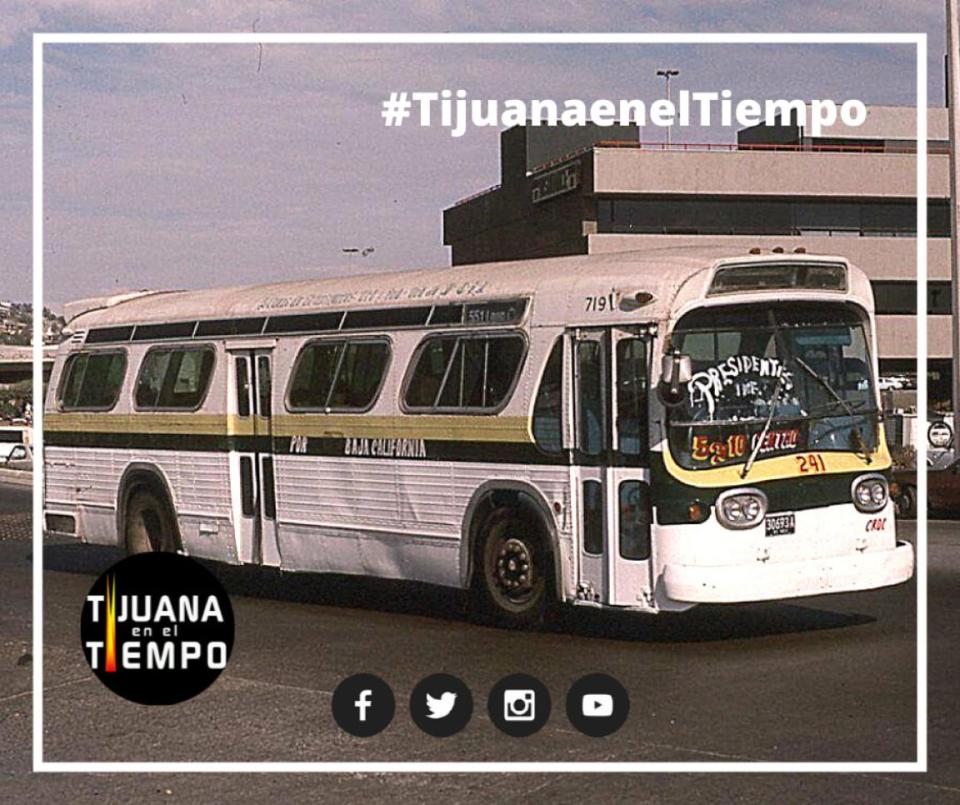 Transporte público que contaba con una ruta que pasaba por 5 y 10/ Fotografía: Tijuana en el Tiempo