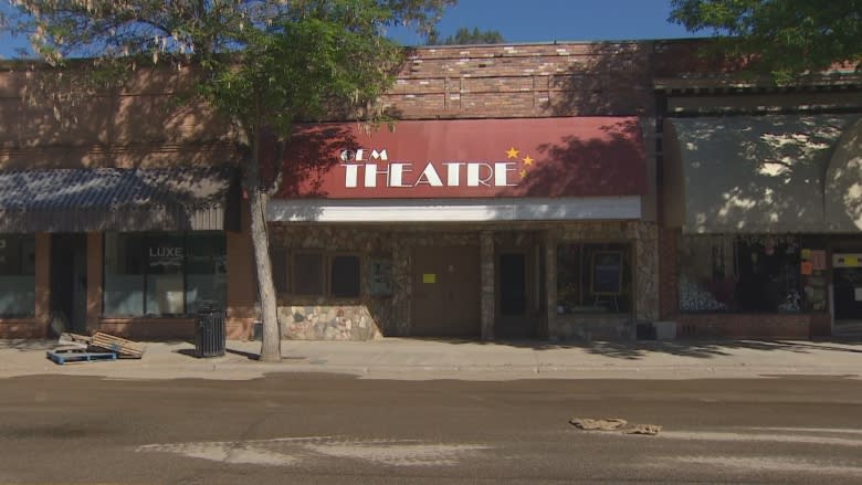 After the flood: Grand Forks switches to clean up mode