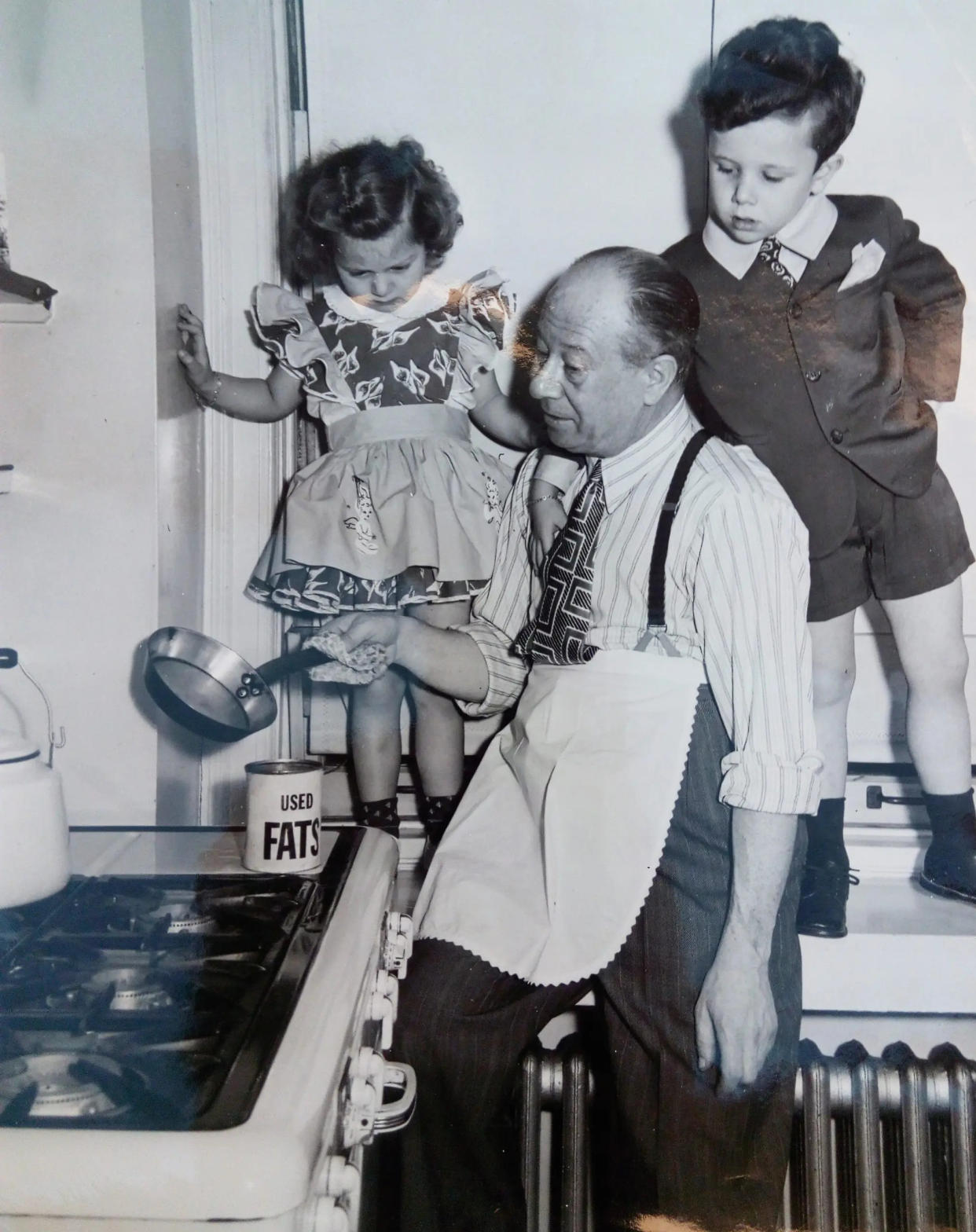 Bert Lahr spending time with his two young children.