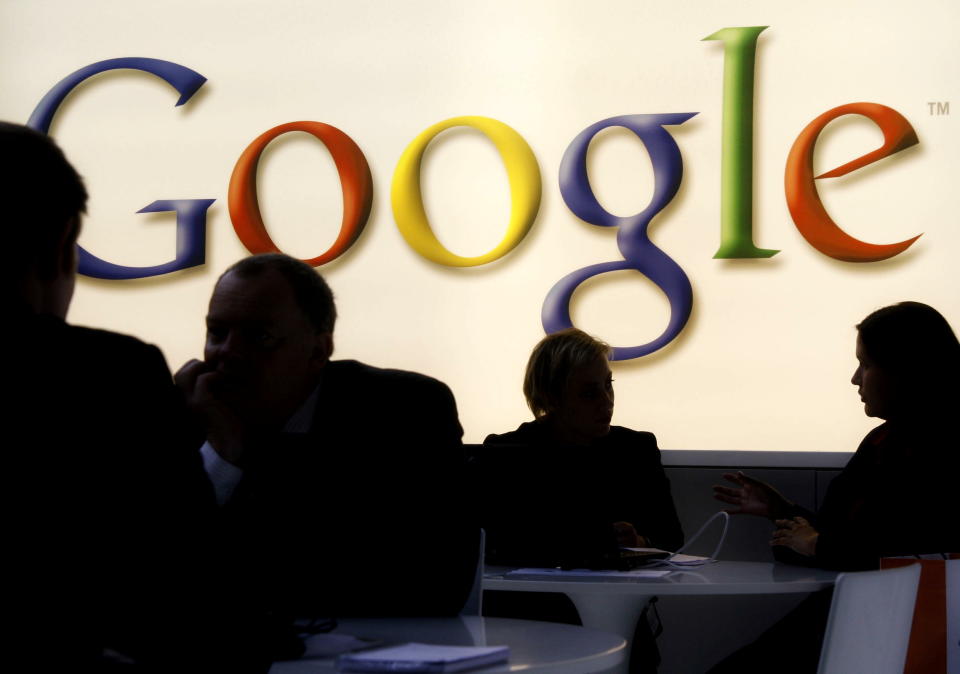 Internetriese Google landet auf Platz fünf der wertvollsten Unternehmen der Welt. Ein Börsenwert von 285,3 Milliarden Euro macht eine recht geringe Steigerung von 6,2 Prozent aus. In Sachen Gewinn kann sich Google allerdings freuen: Fast 48 Prozent wurden hier zugelegt – auf 14,1 Milliarden Euro.