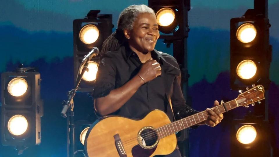 Tracy Chapman performs at the 2024 Grammys (Getty Images)