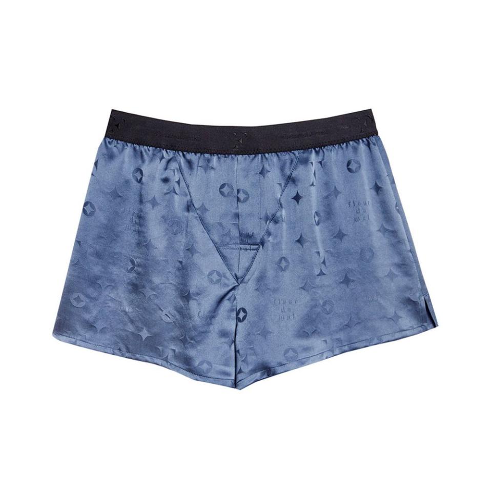 <p><a href="https://go.redirectingat.com?id=74968X1596630&url=https%3A%2F%2Ffleurdumal.com%2Fproducts%2Funisex-boxer-short-deep-slate&sref=https%3A%2F%2Fwww.elle.com%2Ffashion%2Fshopping%2Fg45840397%2Fbest-luxury-gifts-for-men%2F" rel="nofollow noopener" target="_blank" data-ylk="slk:Shop Now;elm:context_link;itc:0;sec:content-canvas" class="link ">Shop Now</a></p><p>Unisex Boxer Short</p><p>fleurdumal.com</p><p>$135.00</p><span class="copyright">fleur du mal</span>