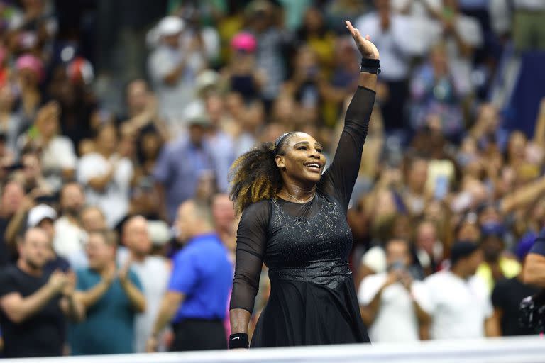 ¿Cuántas veces se vio esta postal? Festejo y sonrisa para Serena Williams en el estadio más grande de tenis del mundo, el court central del US Open