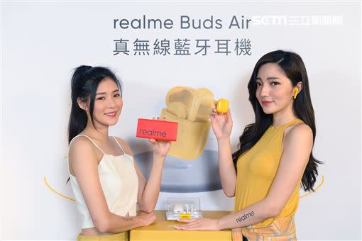 realme於今日發表旗下首款真無線藍牙耳機realme Buds Air與多款潮流配件。