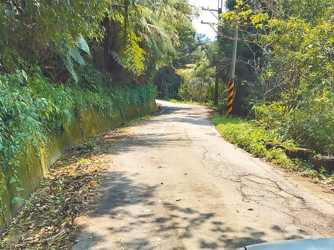 新竹縣五峰鄉清石道路為通往霞喀羅古道石鹿端的主要道路，已爭取原住民族委員會經費，預計將改善道路品質。（莊旻靜攝）