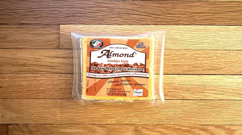 Lisanatti Foods Almond Cheddar Style
