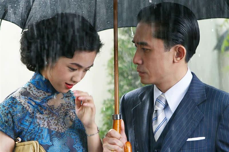 湯唯前任男友田雨受不了她拍「真槍實彈」的床戲，要她在接演《色，戒》與感情做選擇。（圖／翻攝自微博）