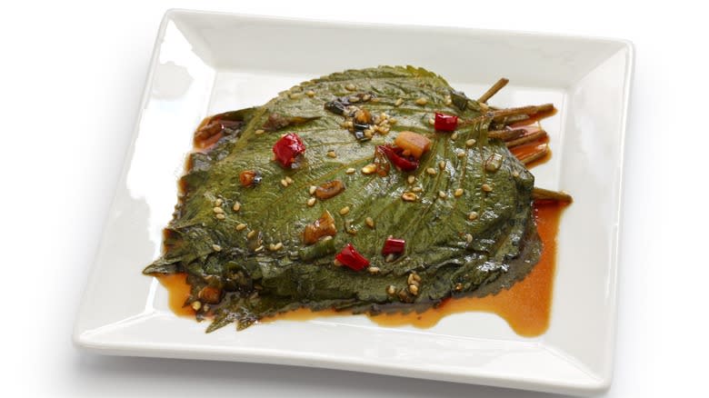 Perilla leaves pickled in soy sauce