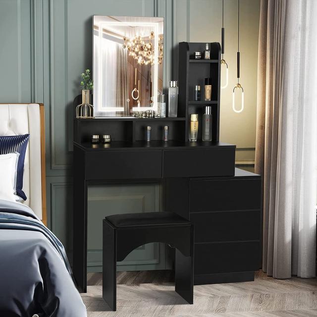 The 15 Best Makeup Vanities of 2024: West Elm, Kathy Kuo Home, and More