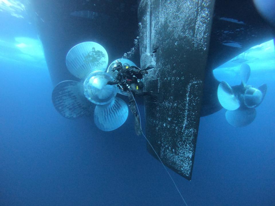 Coast Guard icebreaker Healy propeller diver