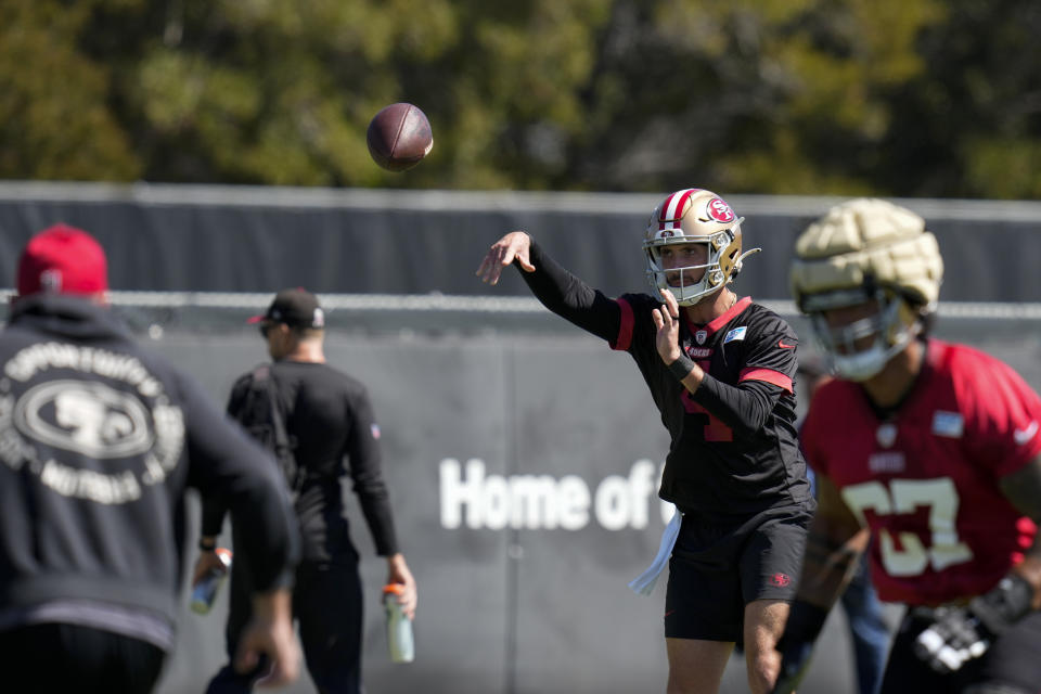 San Francisco 49ers quarterback Brandon Allen throws a pass during NFL football training camp Sunday, July 30, 2023, in Santa Clara, Calif. (AP Photo/Godofredo A. Vásquez)
